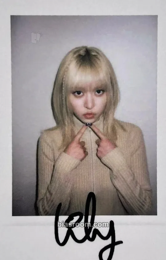 Lily Blue Valentine Photocard - NMIXX - NMIXX K-pop photocard