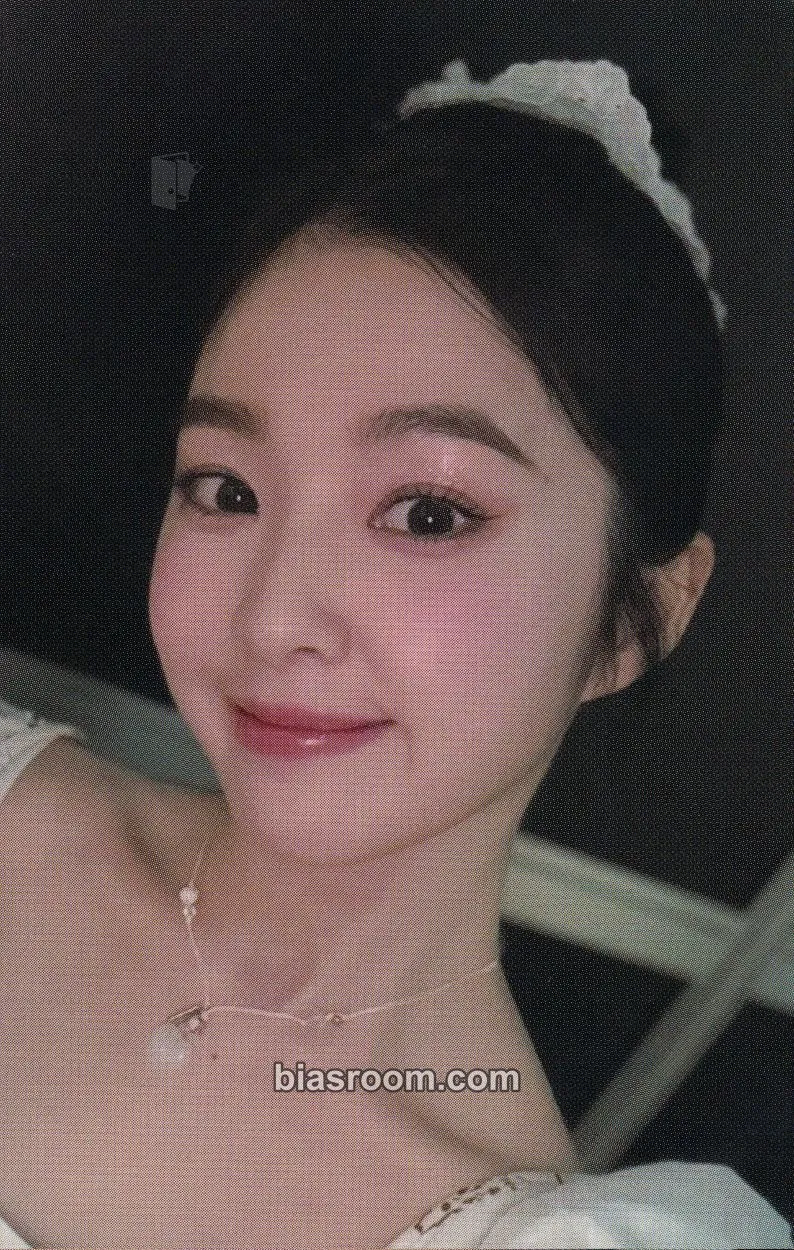 Irene Tilt Photocard - Red Velvet - Red Velvet K-pop photocard