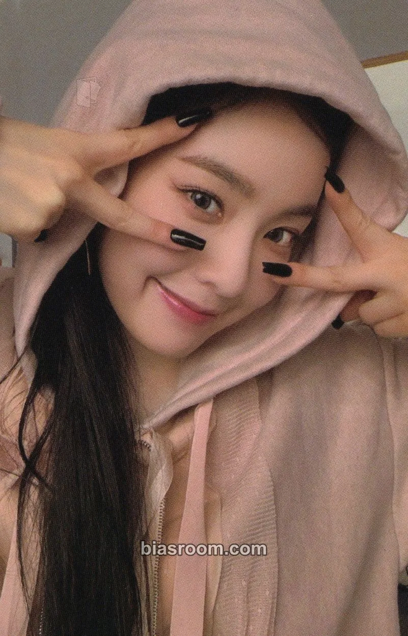 Irene Tilt Photocard - Red Velvet - Red Velvet K-pop photocard