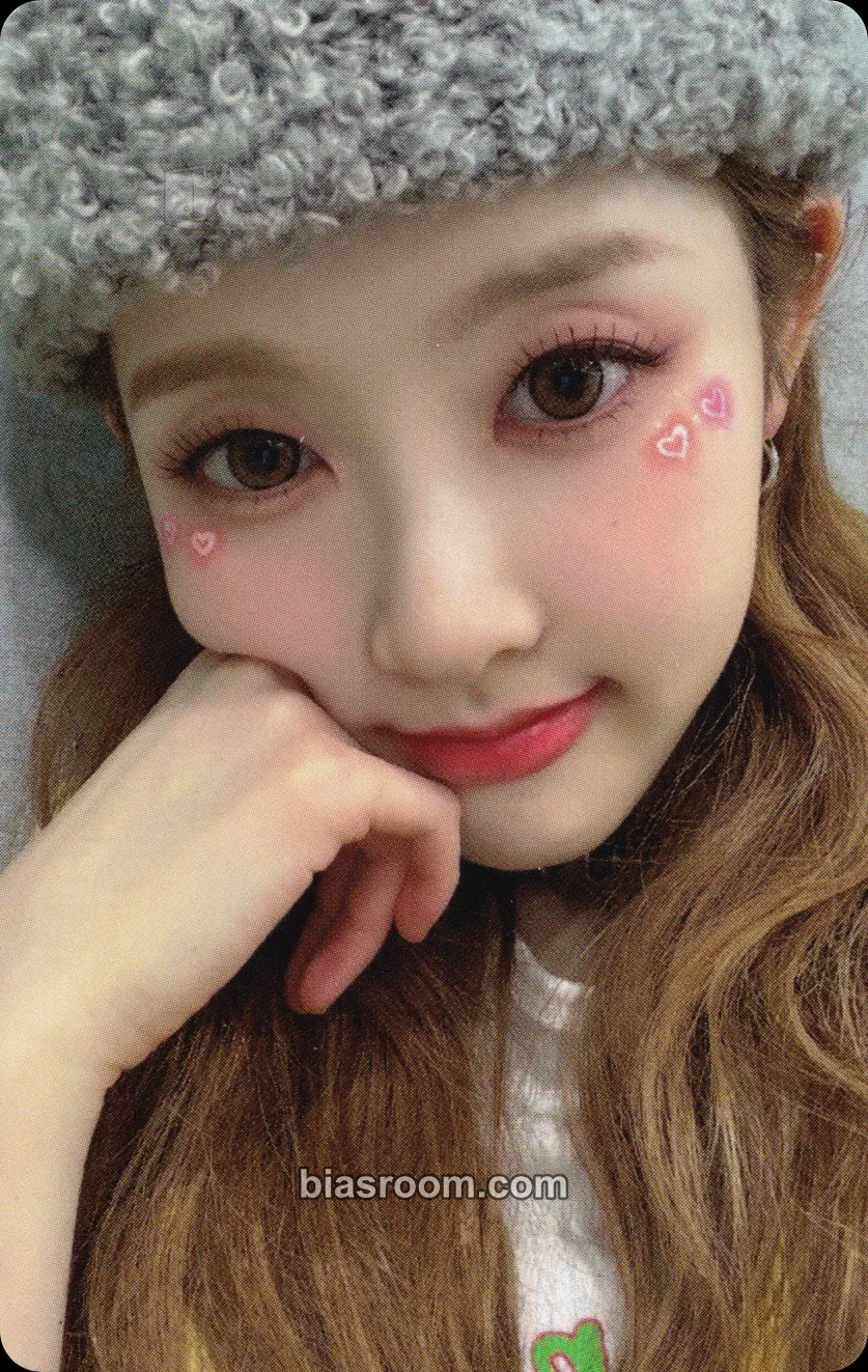 Sieun Teddy Bear Photocard - STAYC - STAYC K-pop photocard