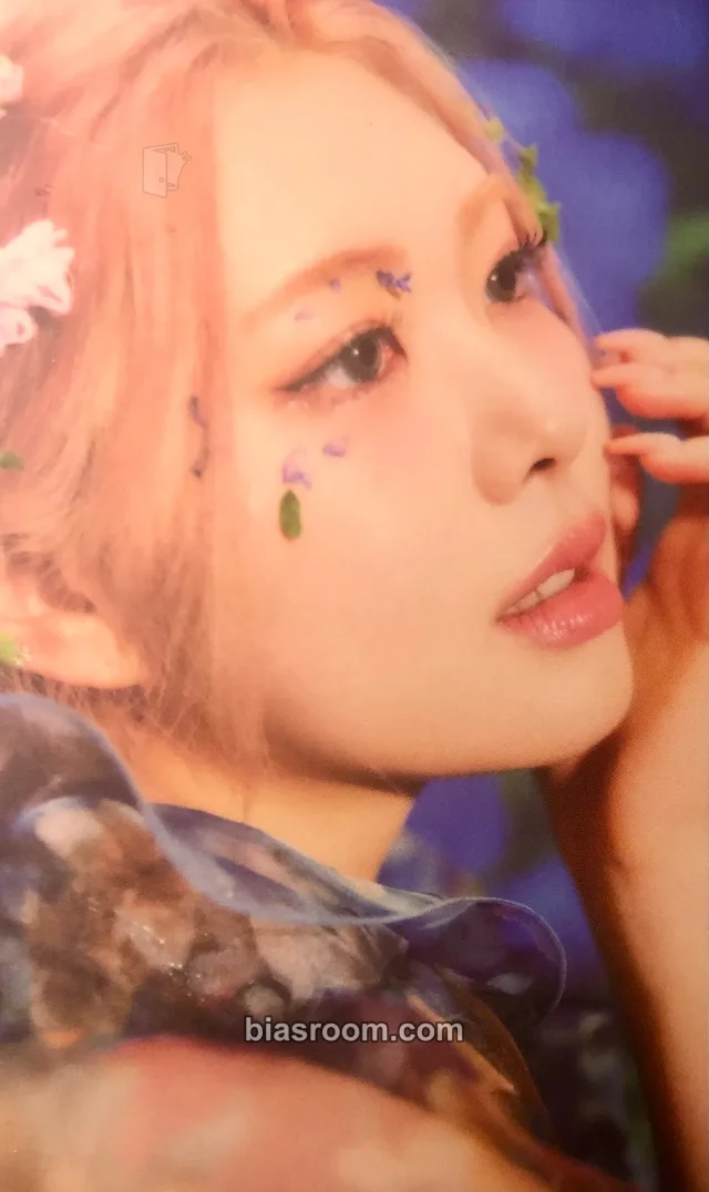 PURPLE KISS - Swan - Twenty Album postcard set double-sided