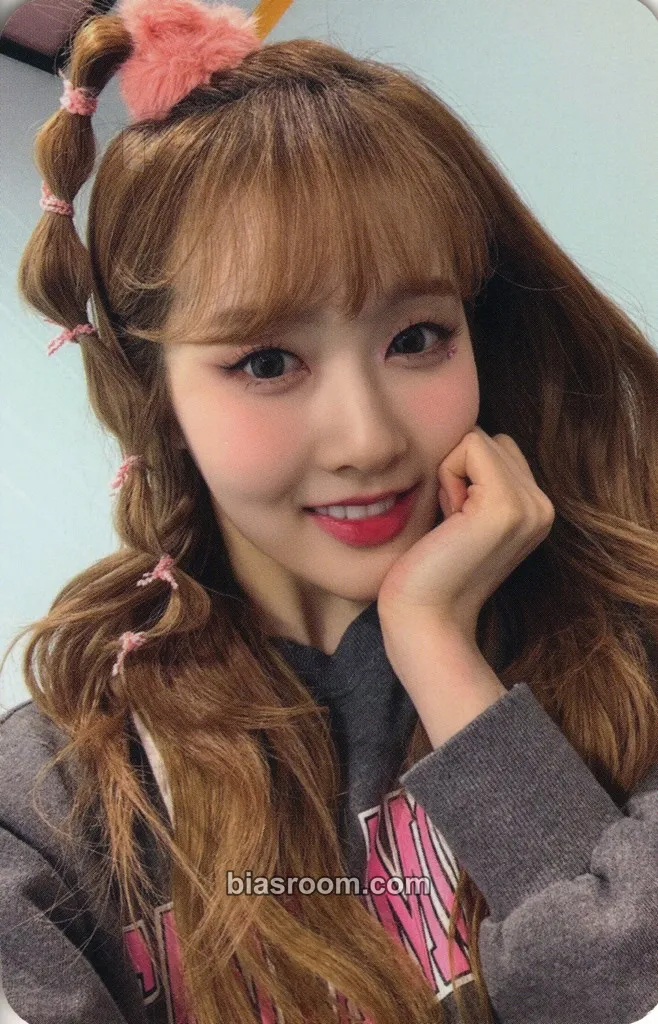 Sieun Teddy Bear Photocard - STAYC - STAYC K-pop photocard