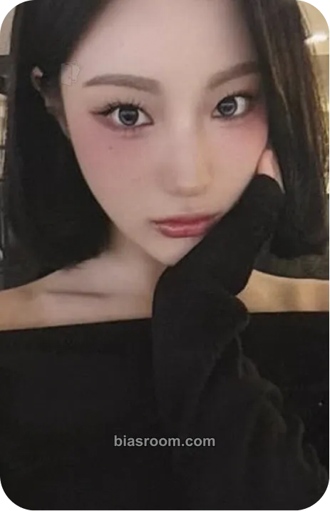 Yeju Wild Cherry Photocard - ICHILLIN’ - ICHILLIN’ K-pop photocard