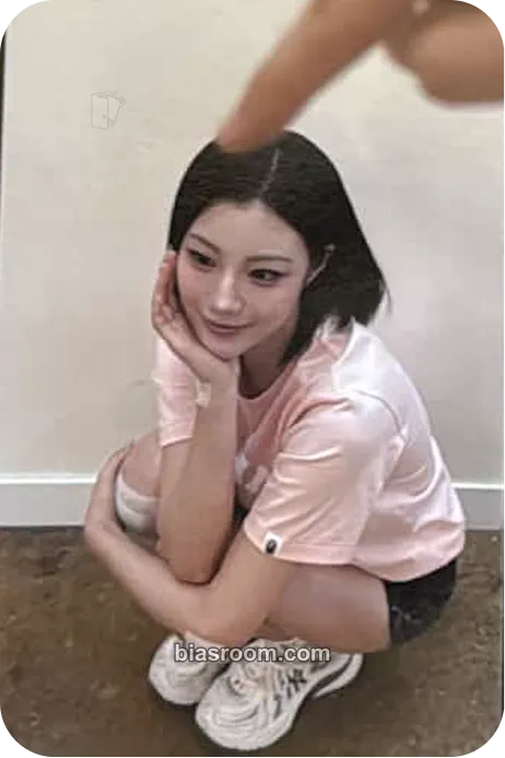 Yeju Wild Cherry Photocard - ICHILLIN’ - ICHILLIN’ K-pop photocard