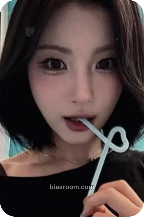 Yeju Wild Cherry Photocard - ICHILLIN’ - ICHILLIN’ K-pop photocard