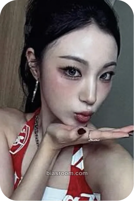 Yeju Wild Cherry Photocard - ICHILLIN’ - ICHILLIN’ K-pop photocard