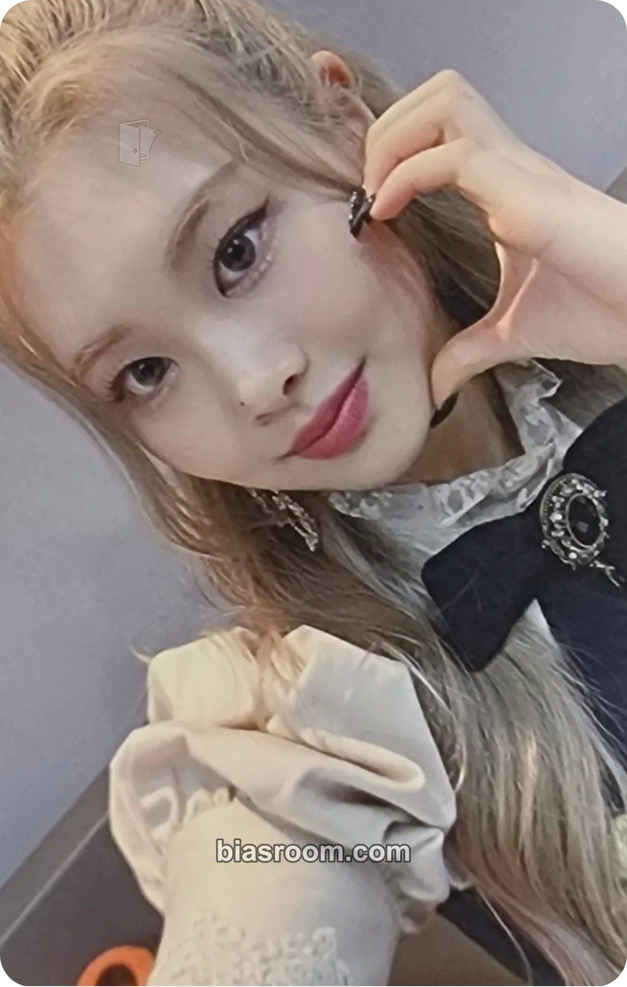 Swan Cabin Fever Photocard - PURPLE KISS - PURPLE KISS K-pop photocard