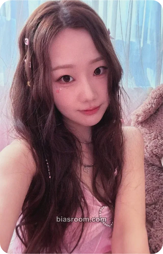 LOVEONE - Yousom - Drama Queen Album album photocard pink version