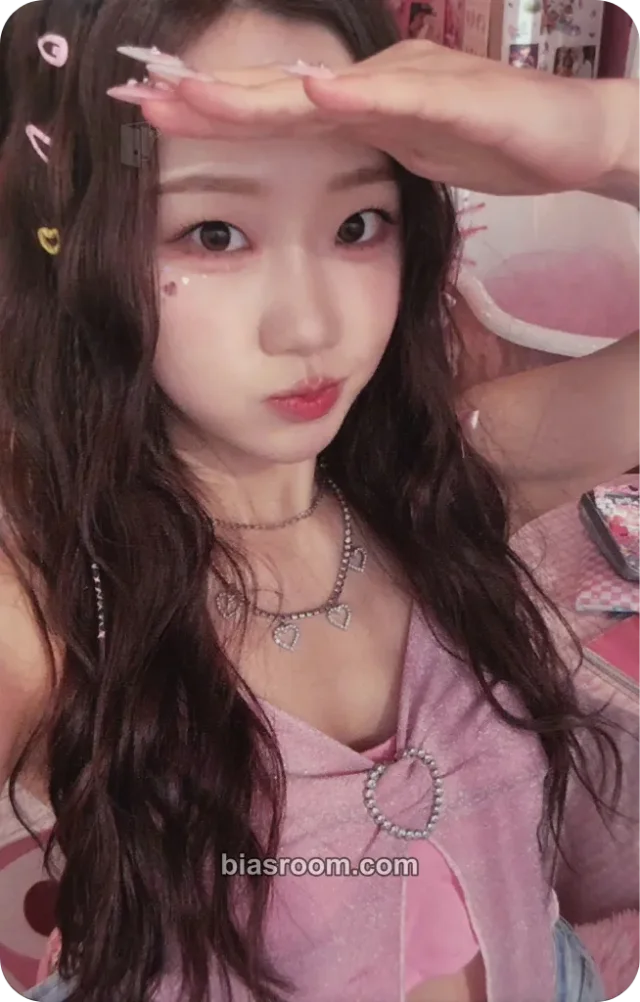 LOVEONE - Yousom - Drama Queen Album album photocard pink version