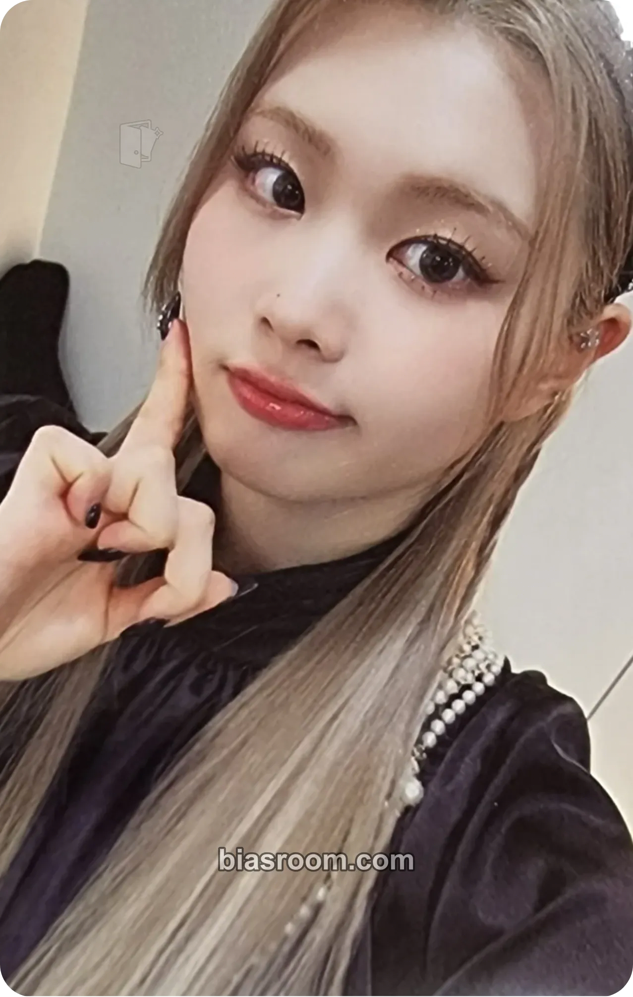 Swan Cabin Fever Photocard - PURPLE KISS - PURPLE KISS K-pop photocard