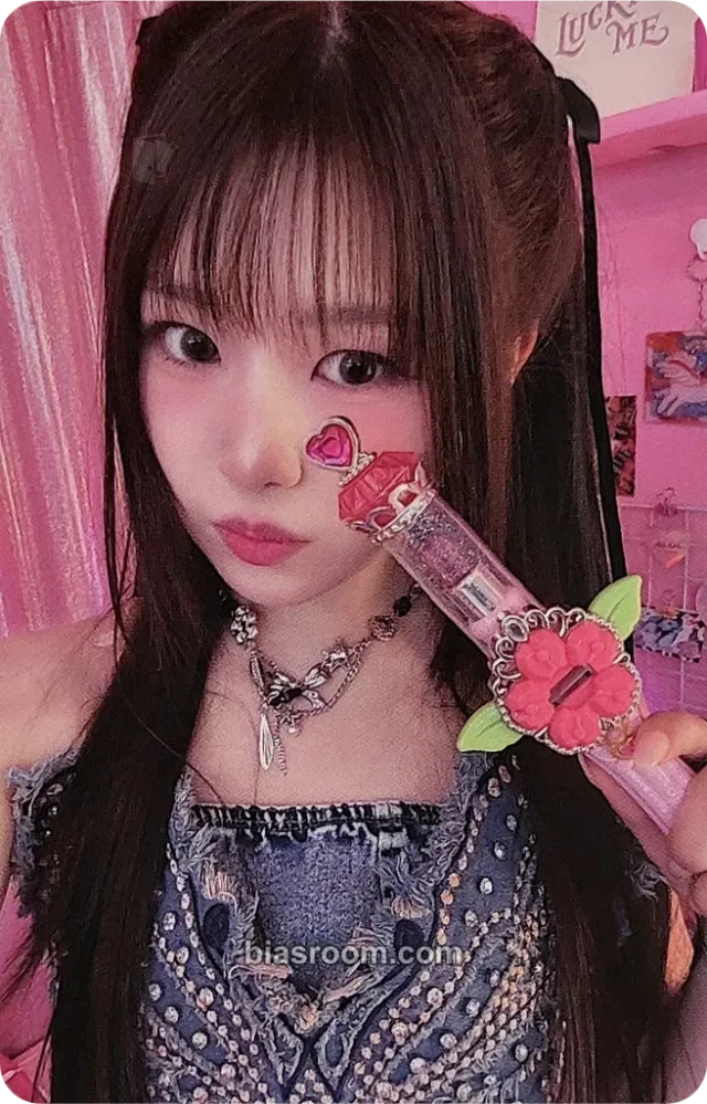 LOVEONE - Yuna - Drama Queen Album album photocard pink version