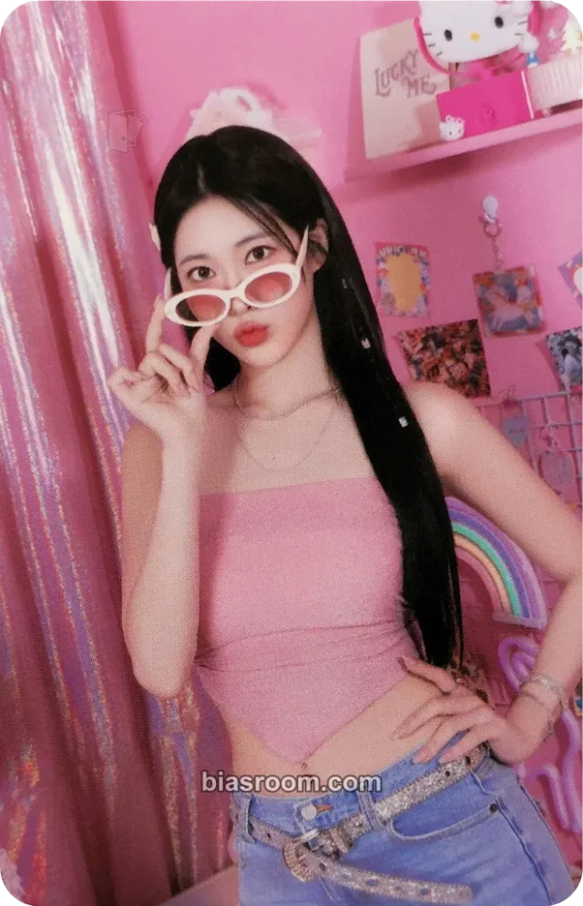 LOVEONE - Ayeon - Drama Queen Album album photocard photocard set pink version