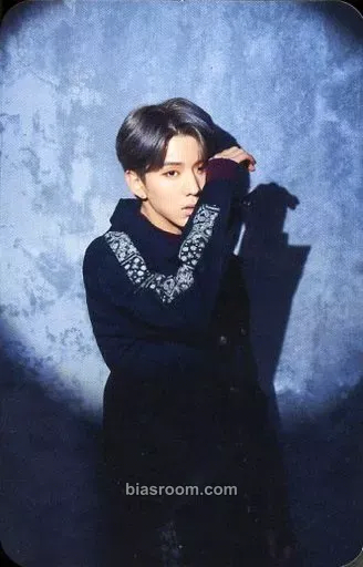 Kihyun Spotlight Photocard - MONSTA X - MONSTA X K-pop photocard