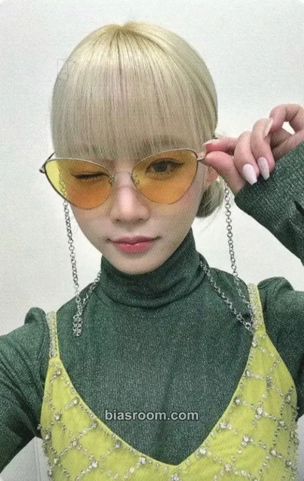 Shizuku MIRAI Photocard - ME:I - ME:I K-pop photocard
