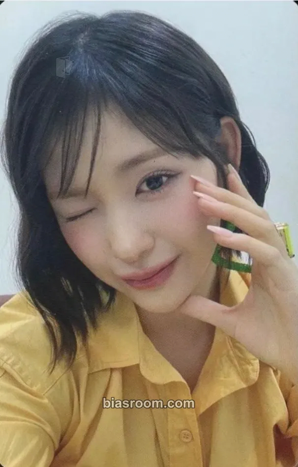 Ran MIRAI Photocard - ME:I - ME:I K-pop photocard