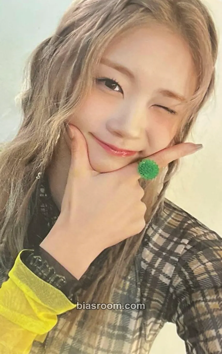 Kokona MIRAI Photocard - ME:I - ME:I K-pop photocard