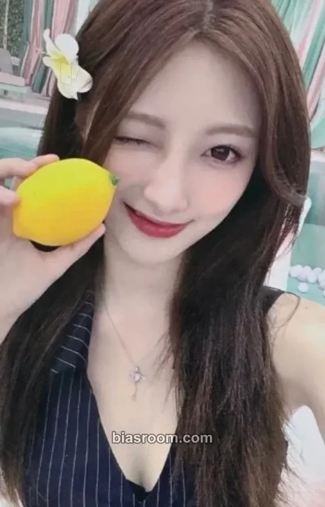 ILY:1 - Rona - Illang:Firework Album ktown4u video call (fancall)