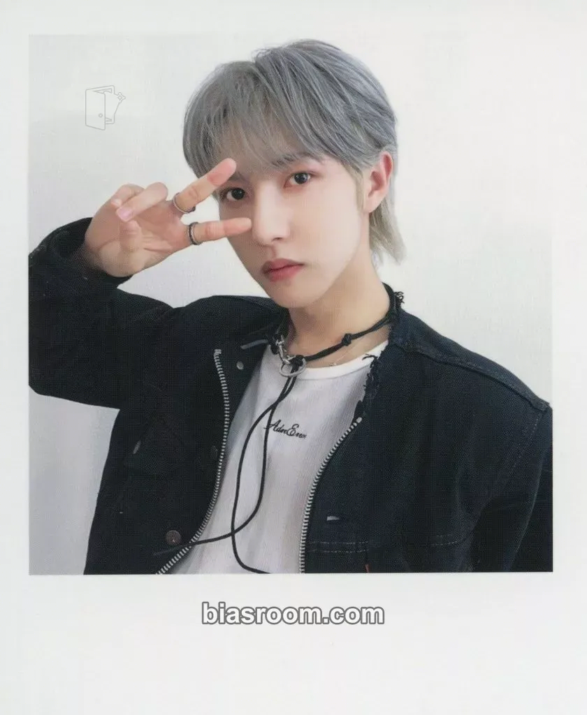 Renjun 2024 Season’s Greetings Photocard - NCT DREAM - NCT DREAM K-pop photocard