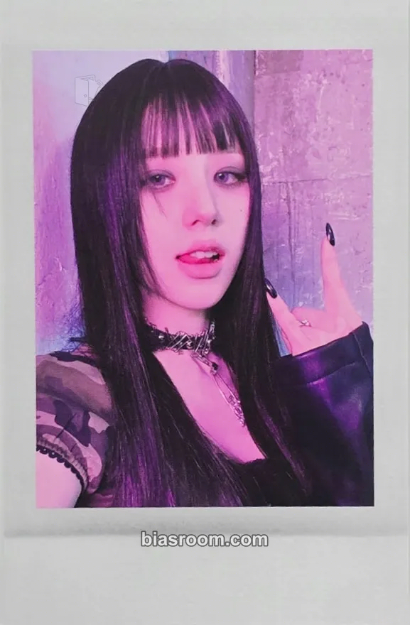 HeeJin Club Icarus Photocard - ARTMS - ARTMS K-pop photocard