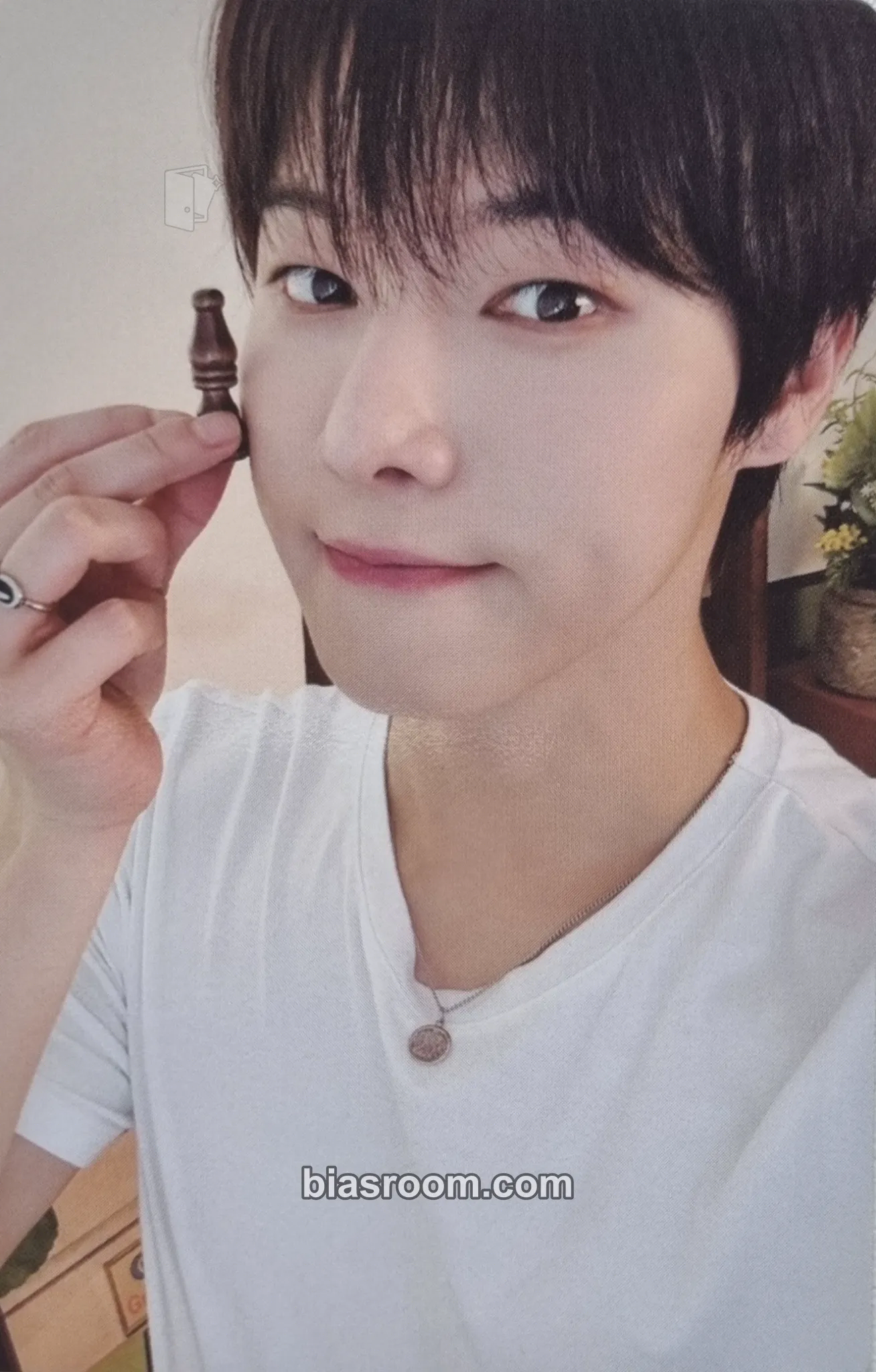Yonghoon Season's Greetings 2025 The Hide Out of Youth Photocard - ONEWE - ONEWE K-pop photocard