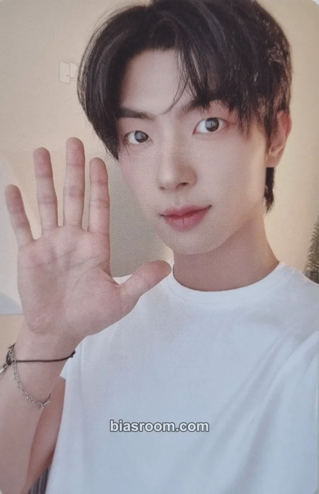 ONEWE - Kanghyun - Season's Greetings 2025 The Hide Out of Youth Other photocard set bizent pob (pre-order benefit) season's greetings