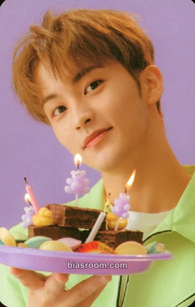 Mark 2021 Season’s Greetings Photocard - NCT DREAM - NCT DREAM K-pop photocard