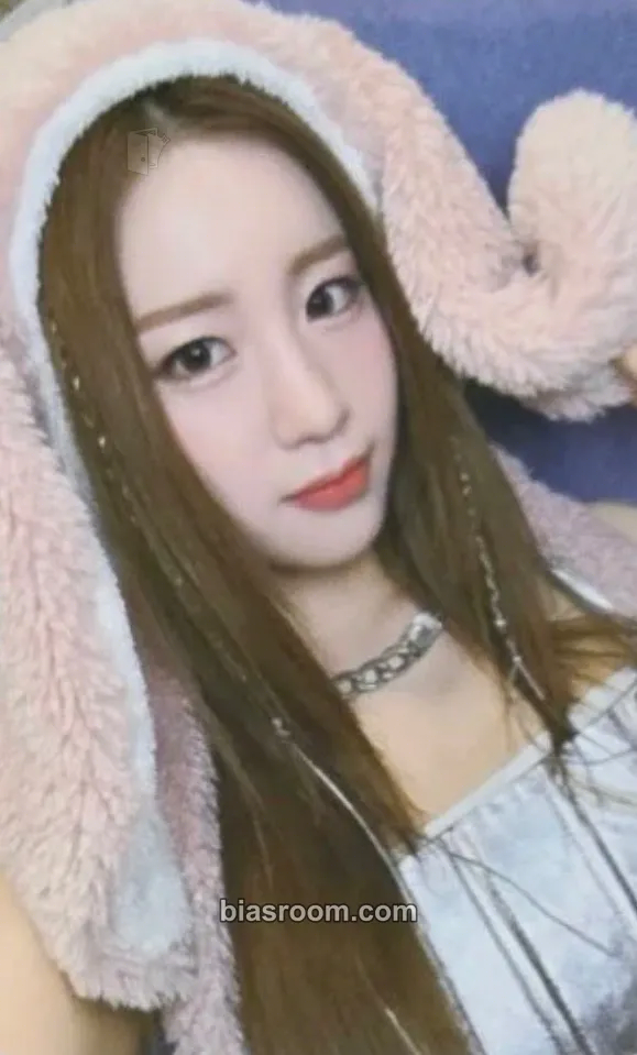 Wooyeon Unframed Photocard - WOOAH - WOOAH K-pop photocard
