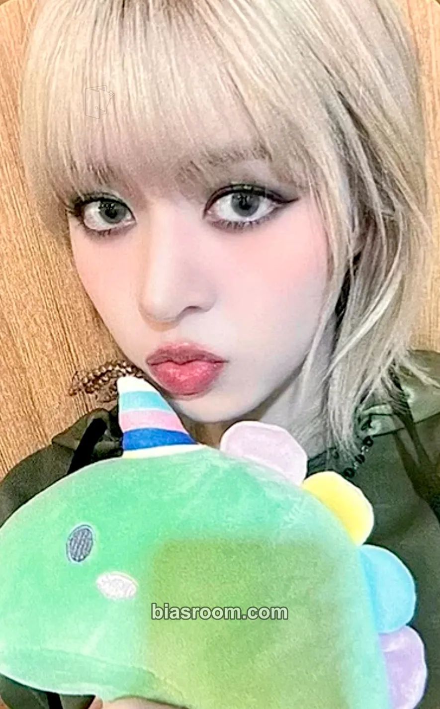 Lily Fe3O4: BREAK Photocard - NMIXX - NMIXX K-pop photocard
