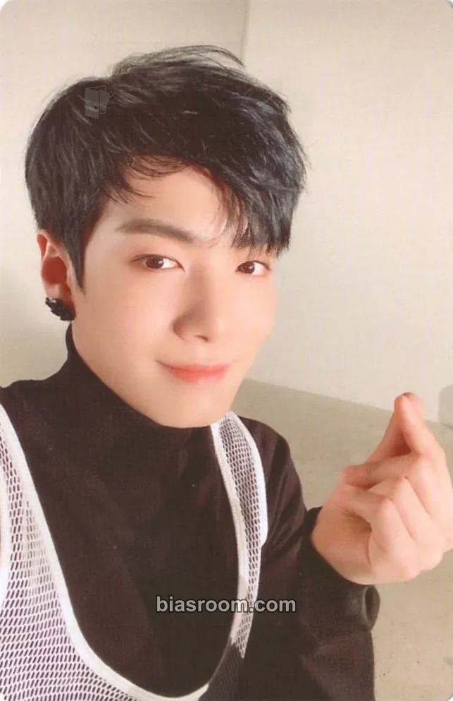 JR The Nocturne Photocard - NU'EST - NU'EST K-pop photocard