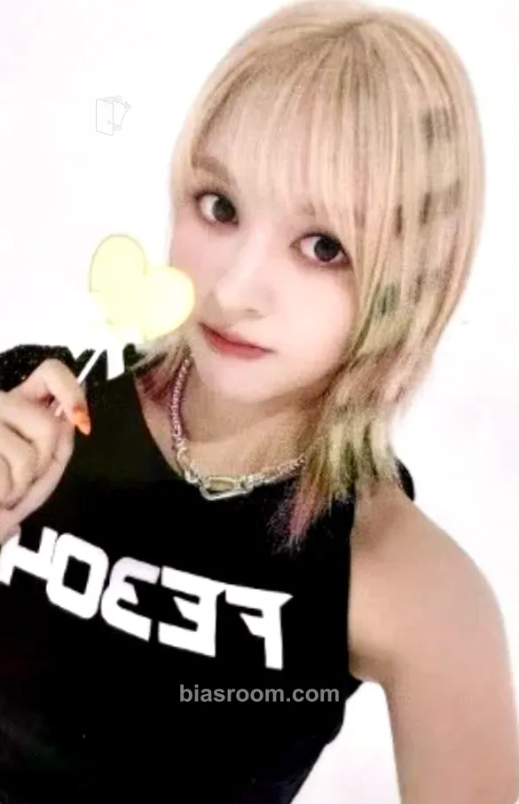 Lily Fe3O4: BREAK Photocard - NMIXX - NMIXX K-pop photocard