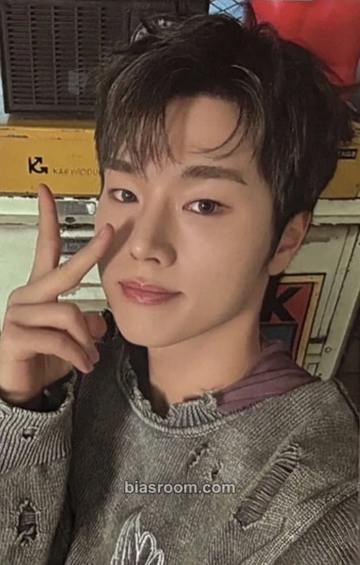 Jungsu Official Fanclub 2nd Generation Photocard - Xdinary Heroes - Xdinary Heroes K-pop photocard