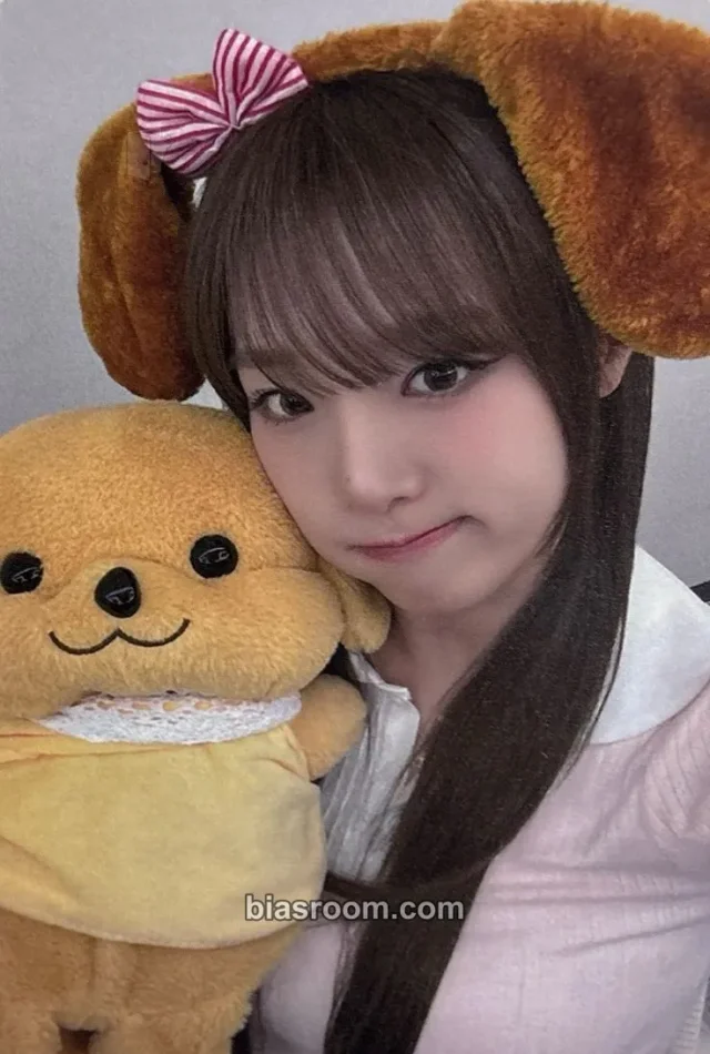 Yena - Yena - Blooming Wings Album counting stars round 2