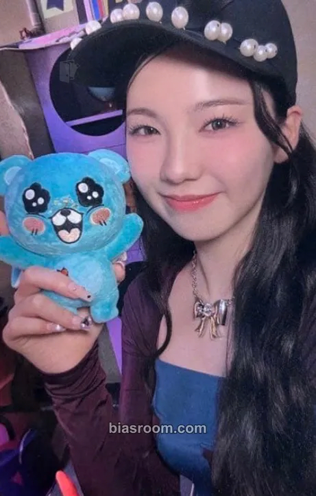 Ayaka Press Play Photocard - NiziU - NiziU K-pop photocard