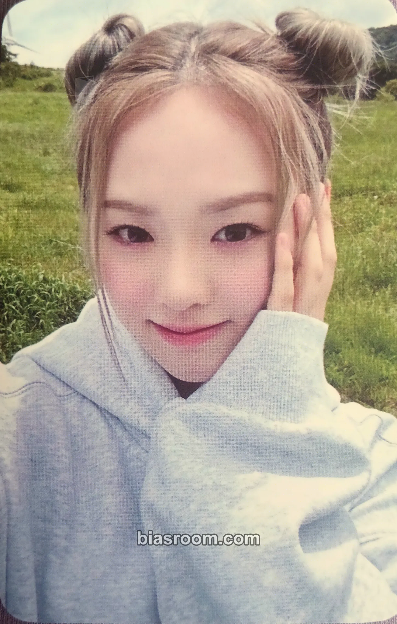 Rio Press Play Photocard - NiziU - NiziU K-pop photocard