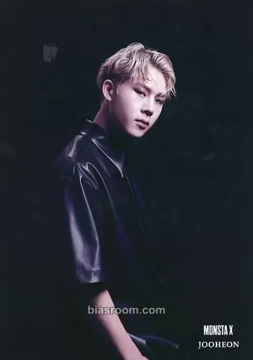 Joohoney Livin' It Up Photocard - MONSTA X - MONSTA X K-pop photocard