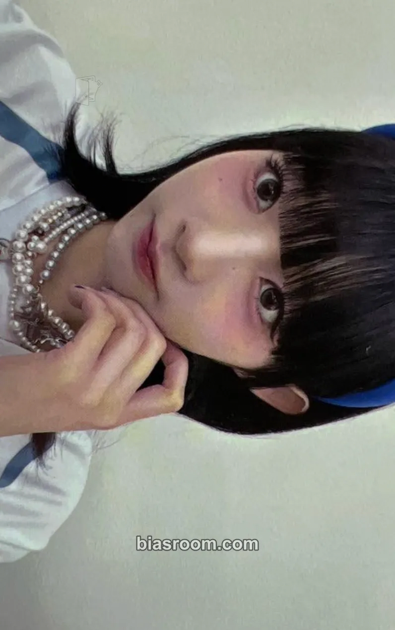 Shizuku Hi-Five Photocard - ME:I - ME:I K-pop photocard