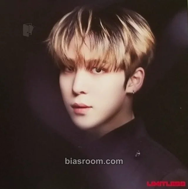 ATEEZ - Hongjoong - Limitless Album double-sided jewel case version postcard set album inclusion A version