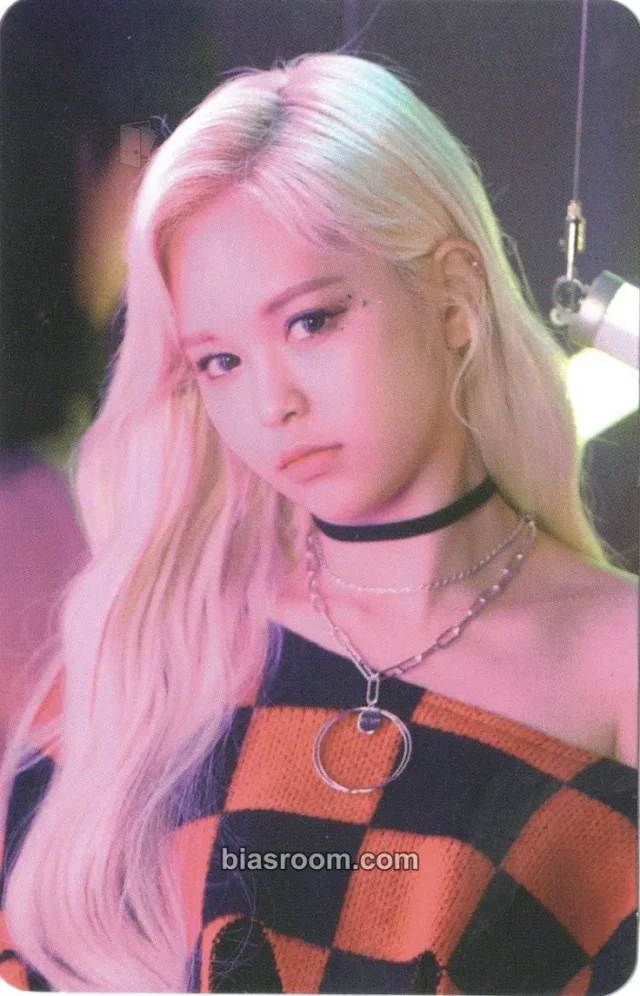EVERGLOW - E:U - Reminiscence Album pob (pre-order benefit) mymusictaste (mmt)