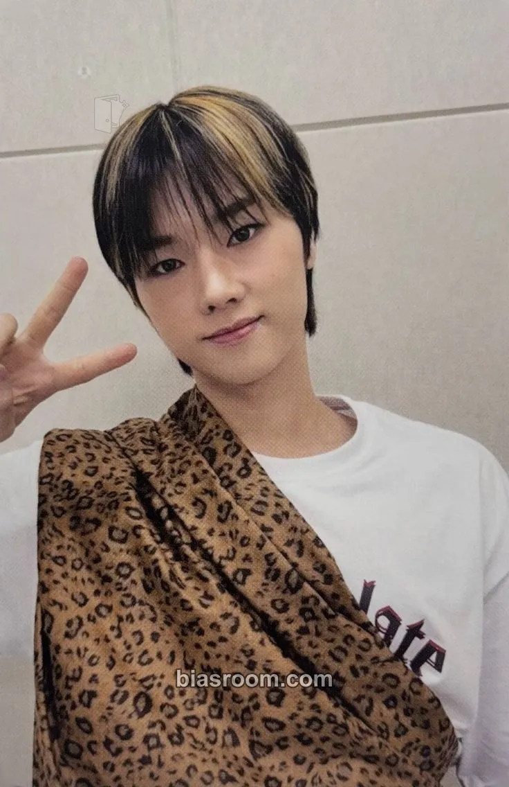 Jungsu Beautiful Mind World Tour Photocard - Xdinary Heroes - Xdinary Heroes K-pop photocard