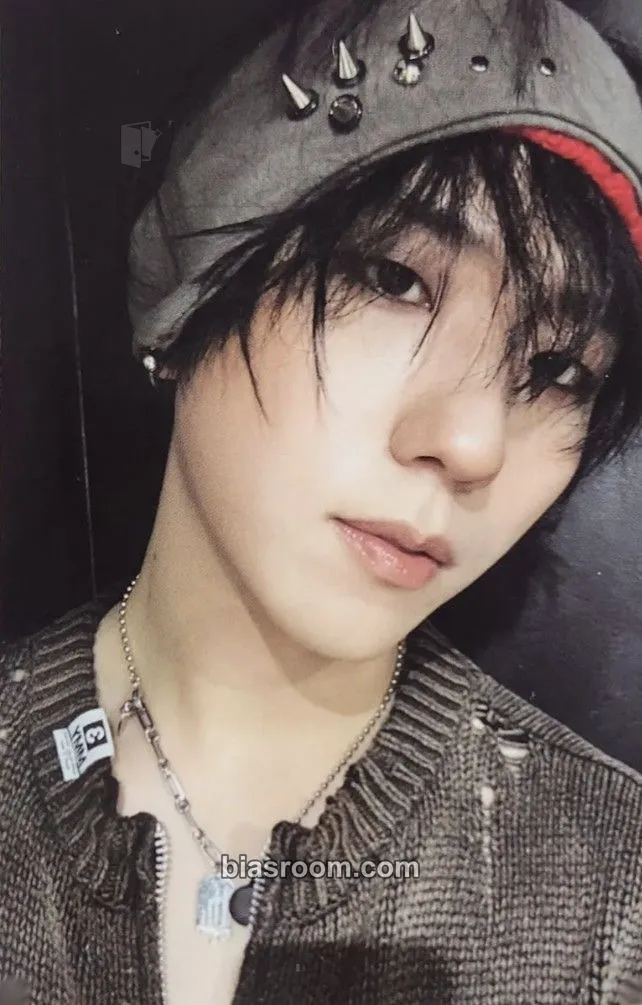 Gunil Beautiful Mind Photocard - Xdinary Heroes - Xdinary Heroes K-pop photocard