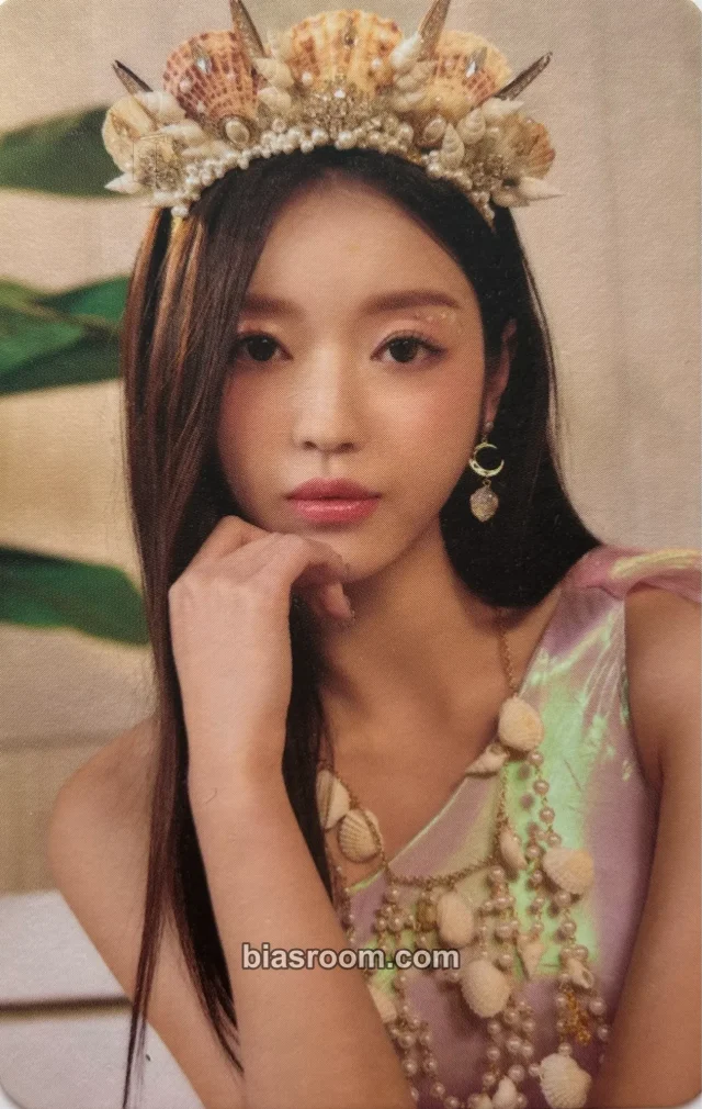 OH MY GIRL - YooA - Golden Hourglass Album album photocard