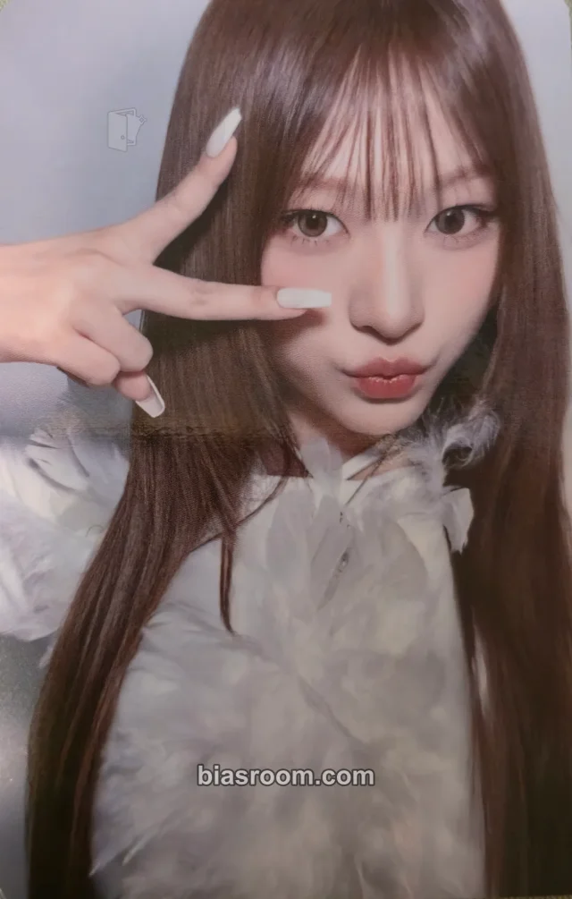RESCENE - Minami - lip bomb Album album photocard album inclusion