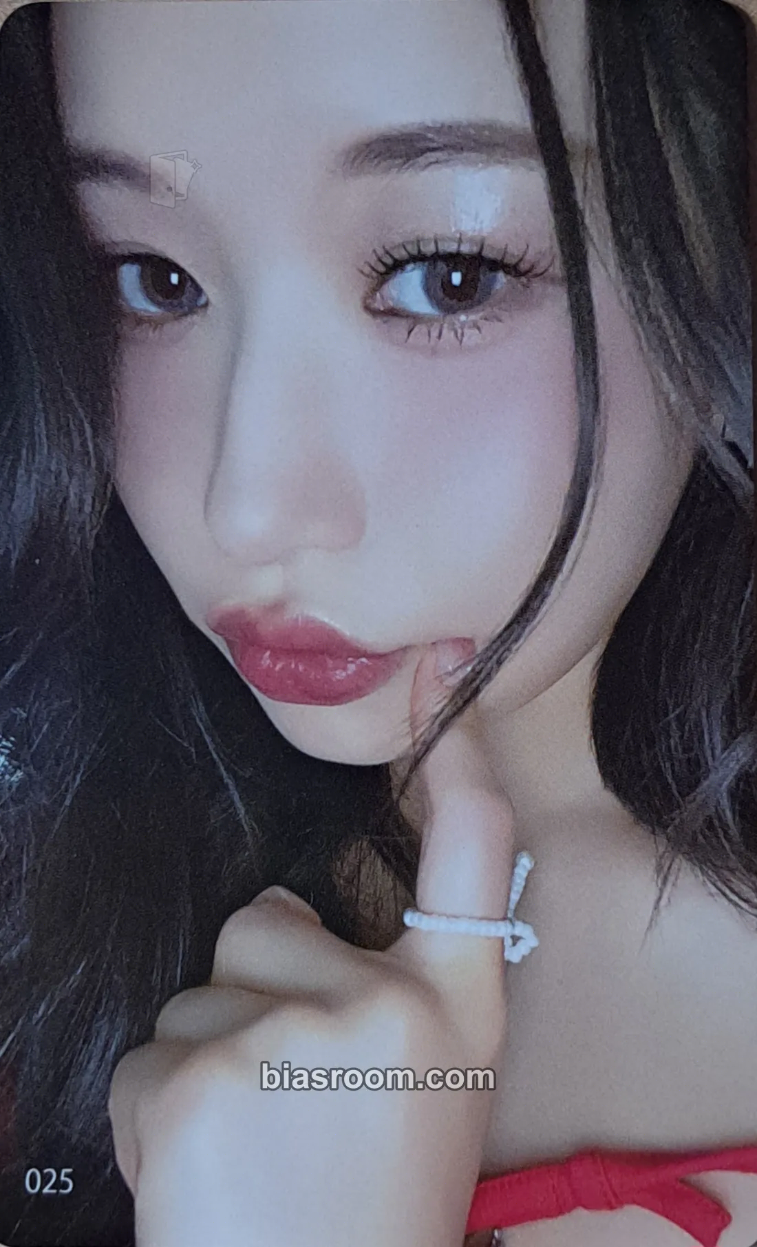 Momona 2024 ME:ICONIC Sweet Holiday Photocard - ME:I - ME:I K-pop photocard