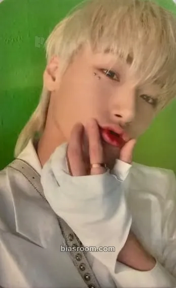San THE WORLD EP.1 : MOVEMENT Photocard - ATEEZ - ATEEZ K-pop photocard