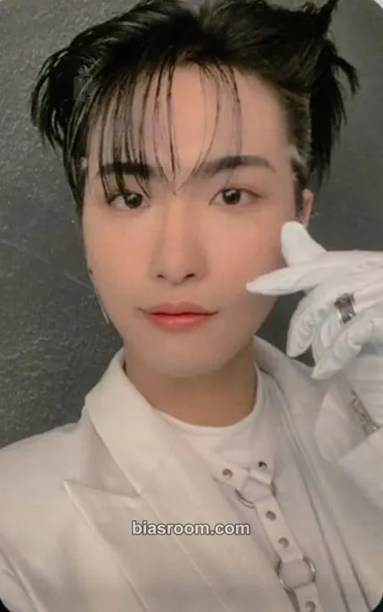 Seonghwa THE WORLD EP.1 : MOVEMENT Photocard - ATEEZ - ATEEZ K-pop photocard