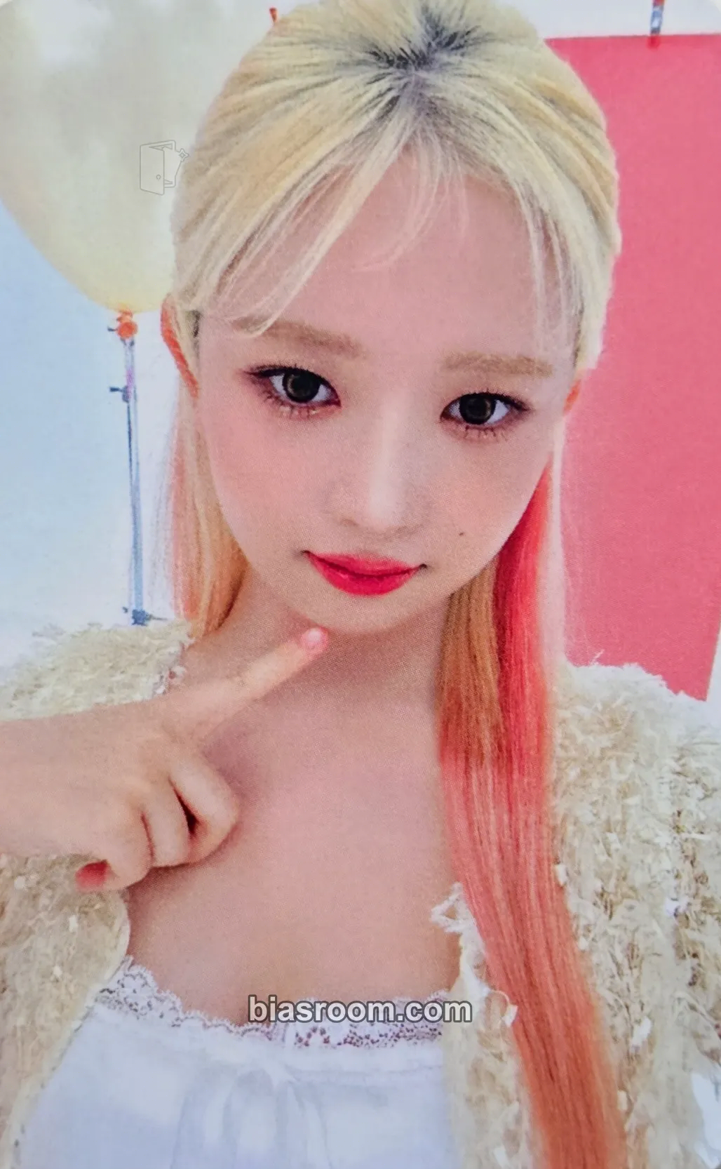 Rei Rei x Peach C Photocard - IVE - IVE K-pop photocard