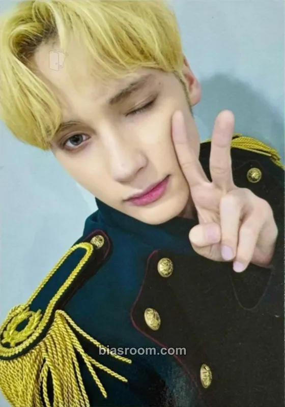 Huening Kai Act: Sweet Mirage Photocard - TOMORROW X TOGETHER - TOMORROW X TOGETHER K-pop photocard