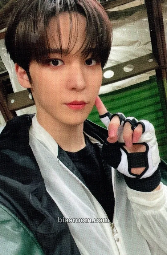 Yunho BEYOND : ZERO Photocard - ATEEZ - ATEEZ K-pop photocard