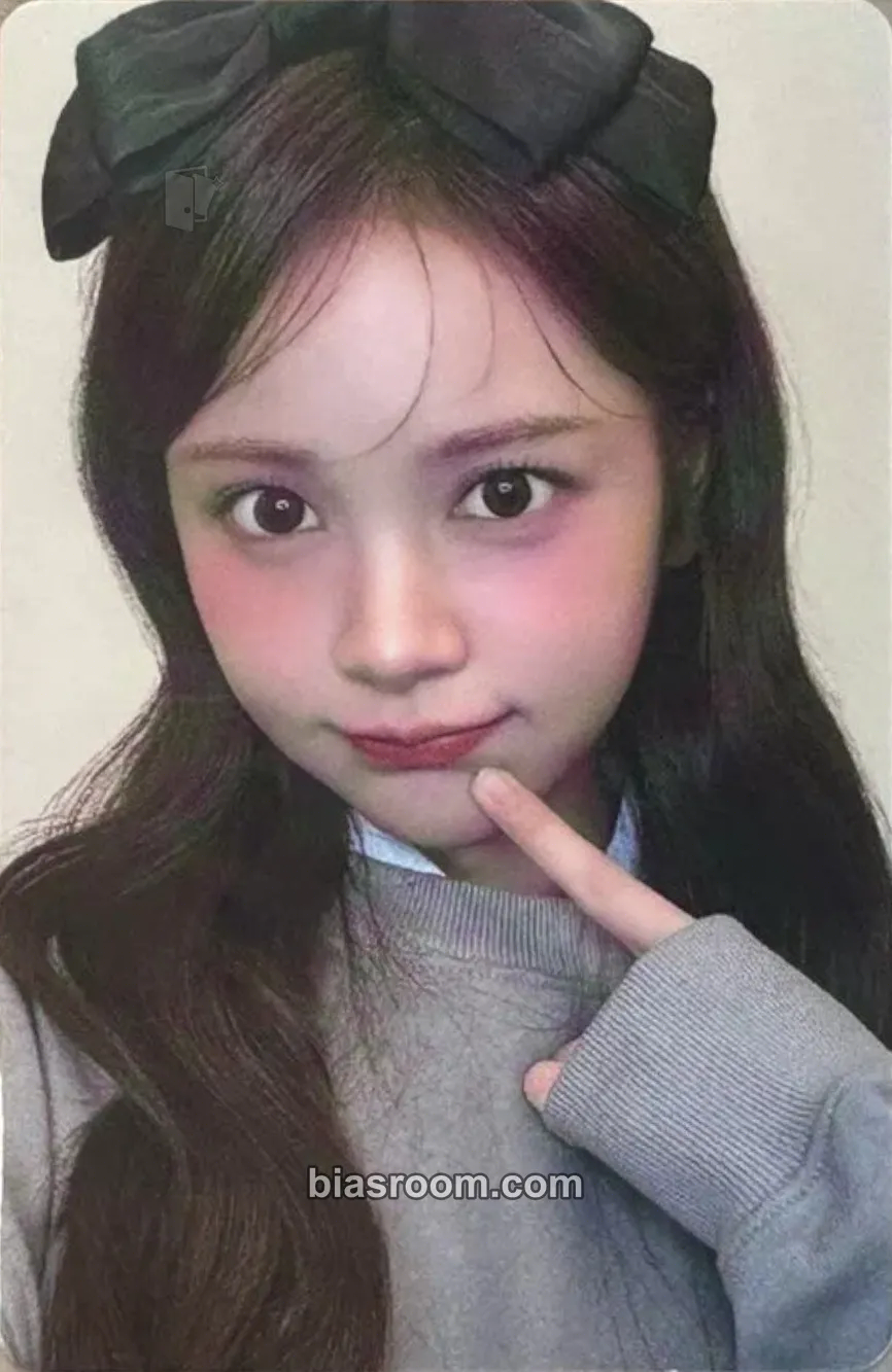 Carmen Hearts2House Photocard - Hearts2Hearts - Hearts2Hearts K-pop photocard