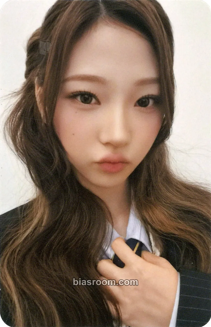 Stella Hearts2House Photocard - Hearts2Hearts - Hearts2Hearts K-pop photocard